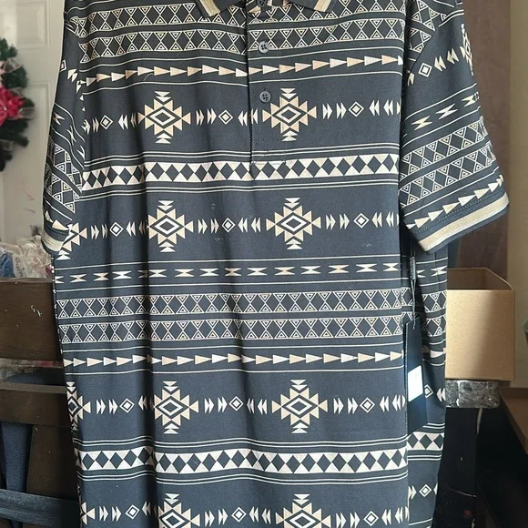 Geometric Patterned Shirt - Picture 2 of 3